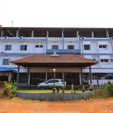 Kukuresidency Hotel Wadakkanchery Kültér fotó
