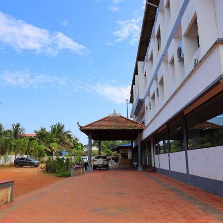Kukuresidency Hotel Wadakkanchery Kültér fotó