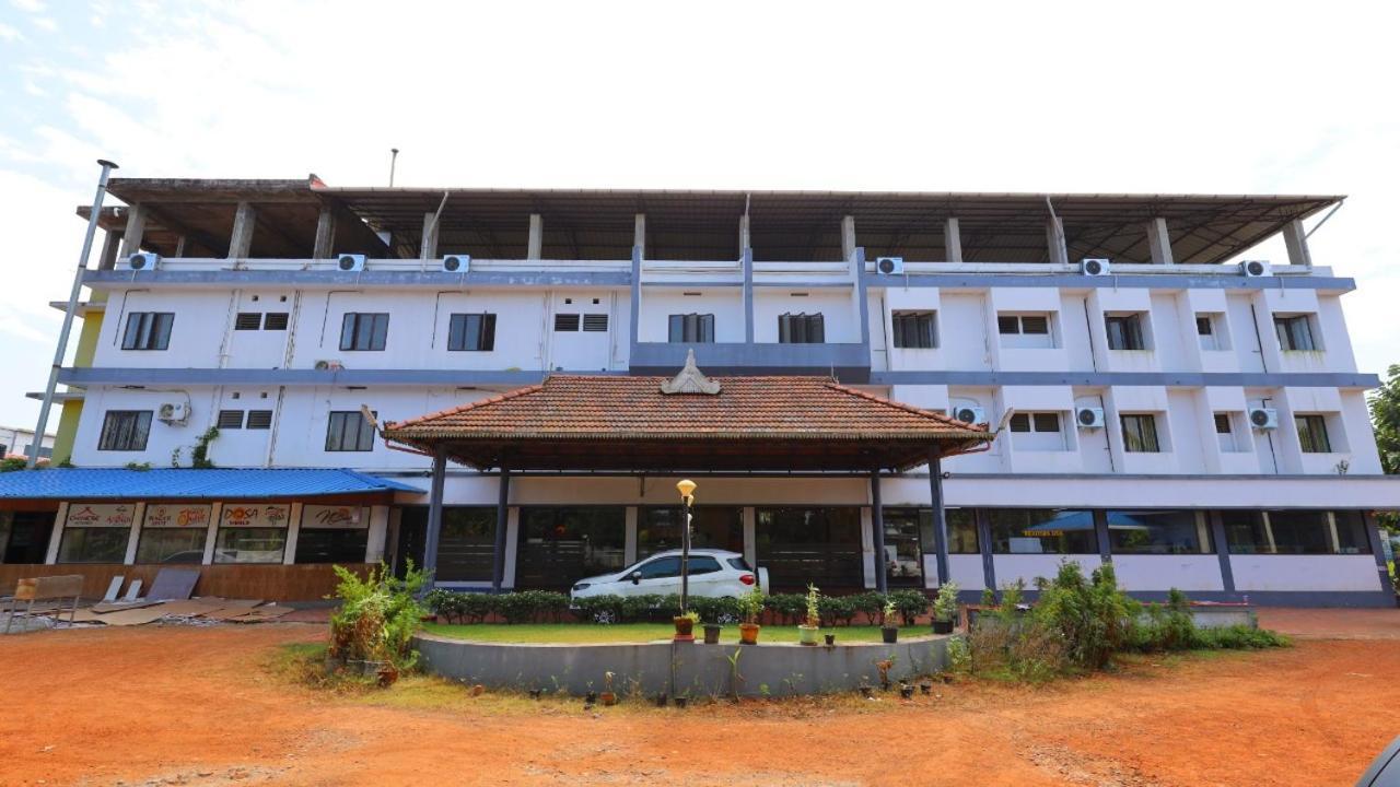 Kukuresidency Hotel Wadakkanchery Kültér fotó
