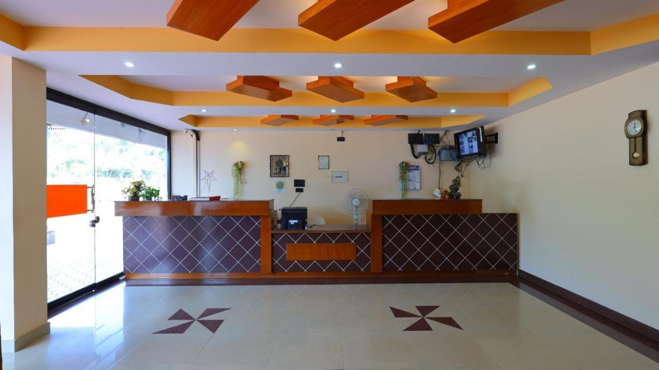 Kukuresidency Hotel Wadakkanchery Kültér fotó